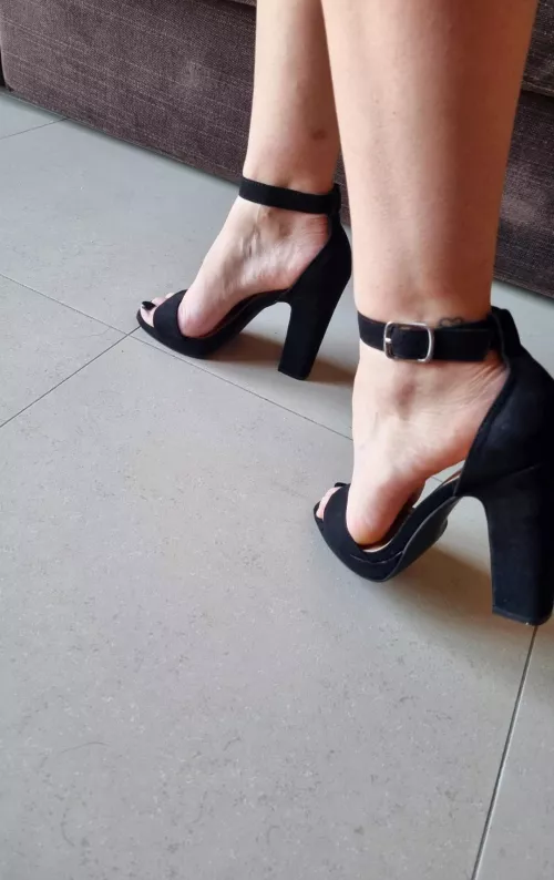 What do you think of my new heels ? My ankles look big when they’re not...