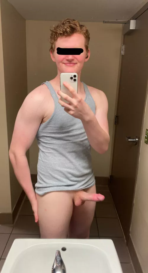 What the nerd looks like under his baggy clothes