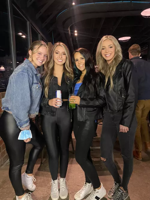 Which sexy babe (1-4)?