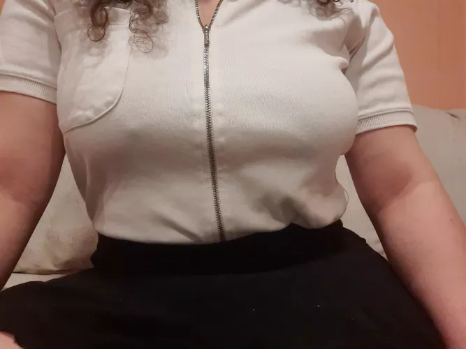 white shirts tend to have a nice impact on nipples