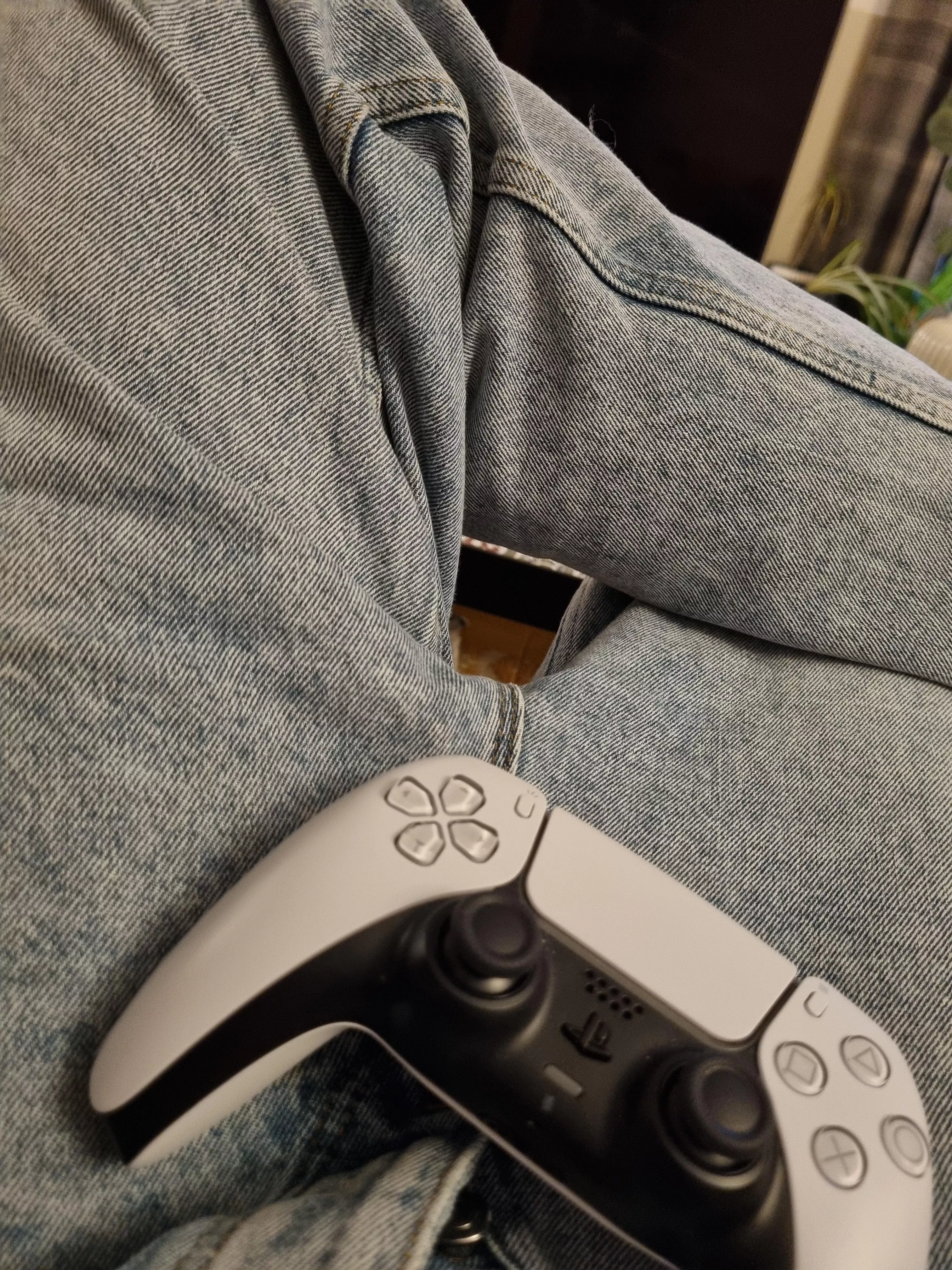 Who plays No Mans Sky? I need people to ask for help when I'm being stupid 🤣