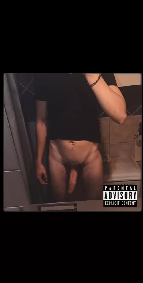 Who wanna see it hard 😋?