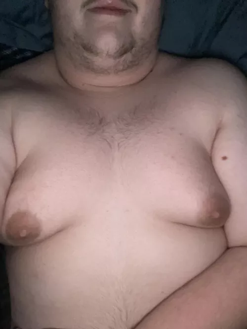 Who wants to cum on my tits?