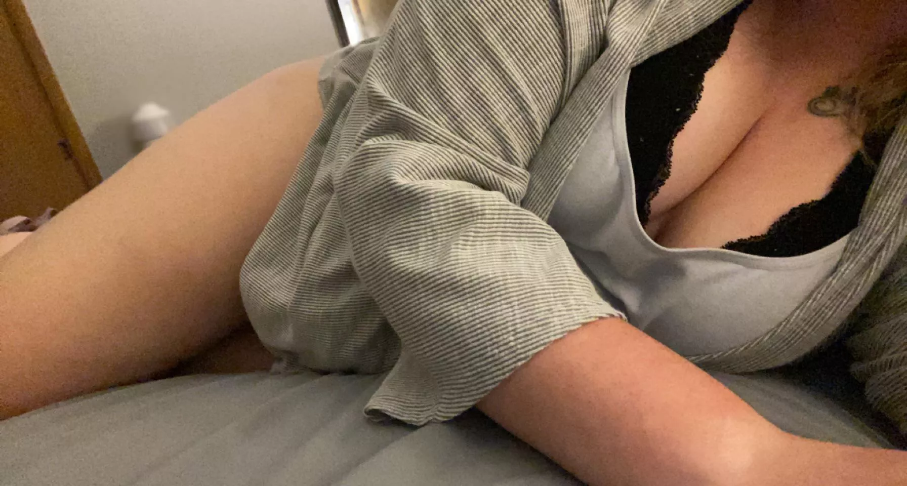 Who’s keeping me warm tonight? 💫