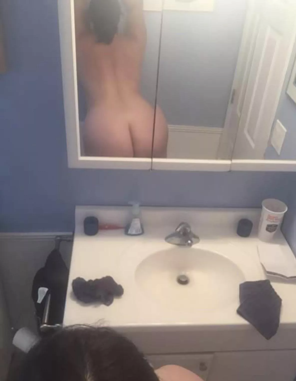 Wife showing off her ass! She’s wondering how many guys would take her doggie style right now!