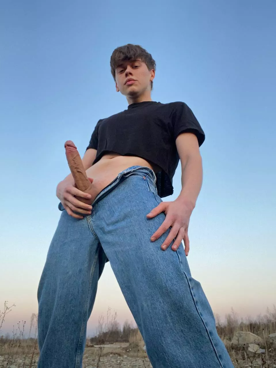 Will you suck me outdoor? 😏