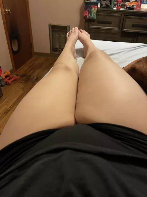 Will you take them off and eat my pussy🥺😩