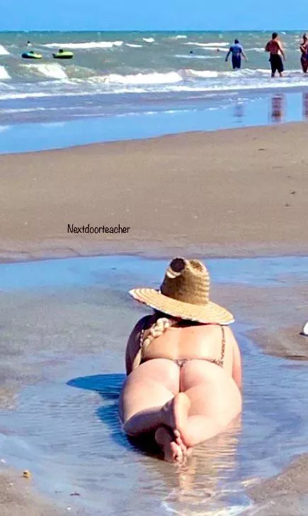 Wishing I was here. Who wants to join me?! 🏝