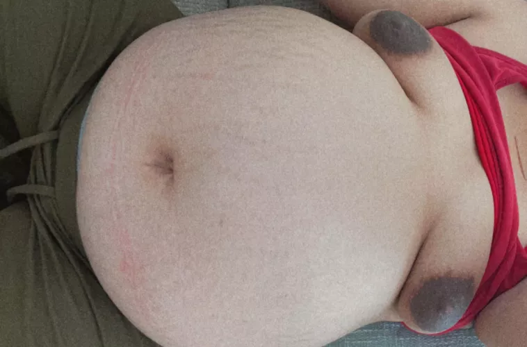 Worship my belly 🥴😘