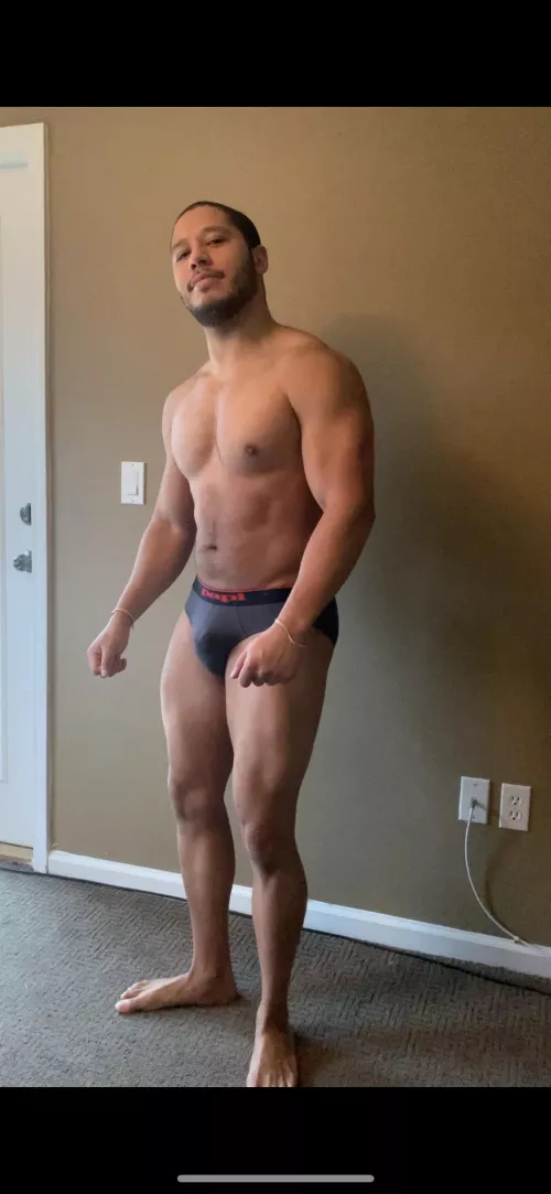 Worship my muscles?