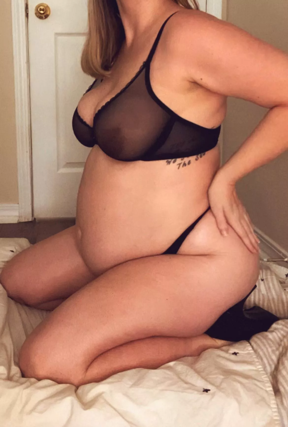 Would love some cum on my belly🤰🏼💦 Links in bio❤️