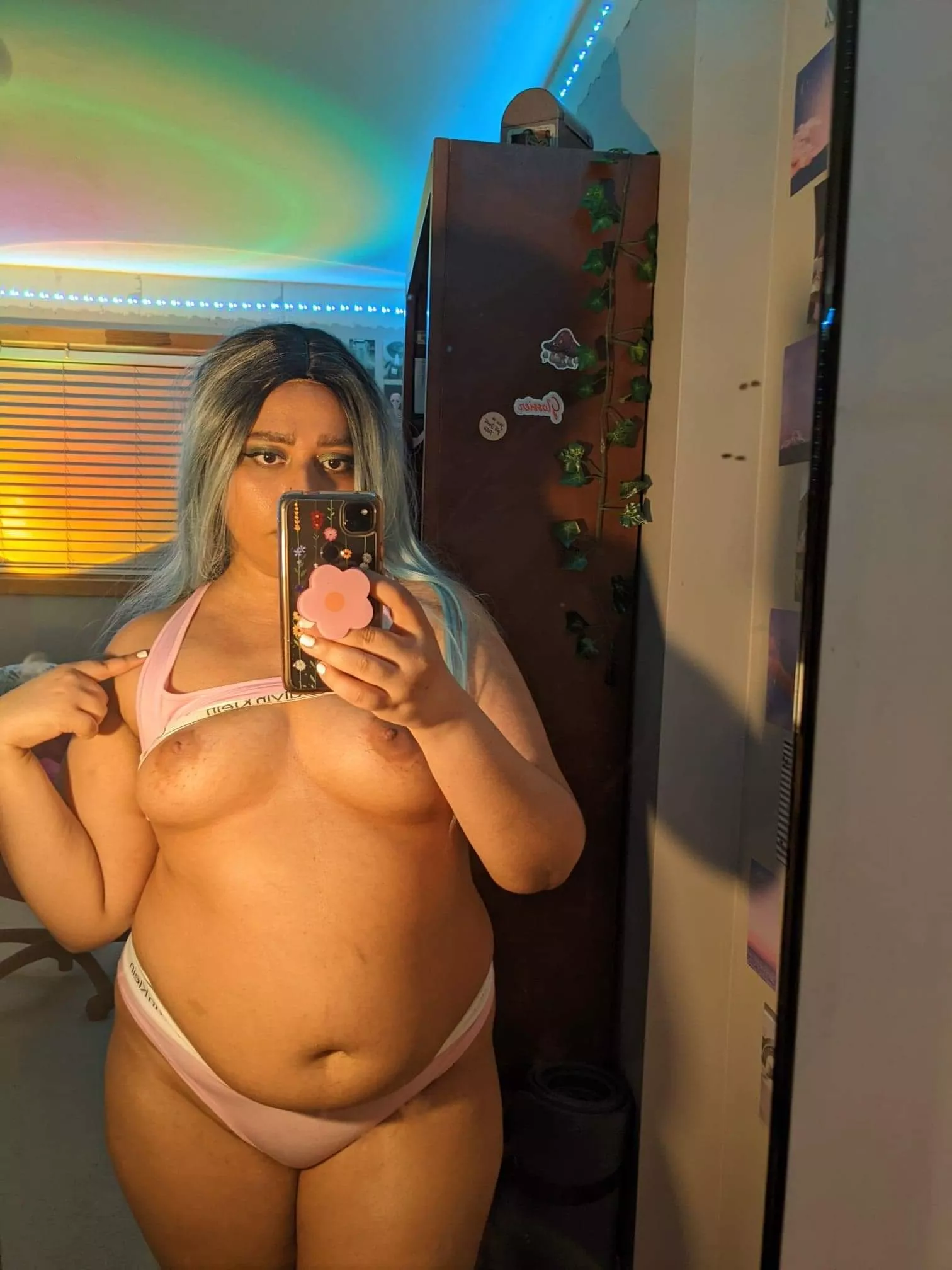 Would you ask me out for coffee if I lived close to you?❤️