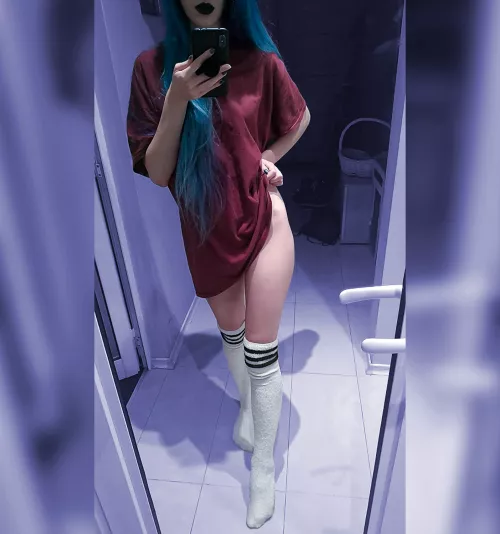 Would you come to bed with me if I wore just a tee I stole from you & thigh highs? Or would you prefer even less?🥰😋