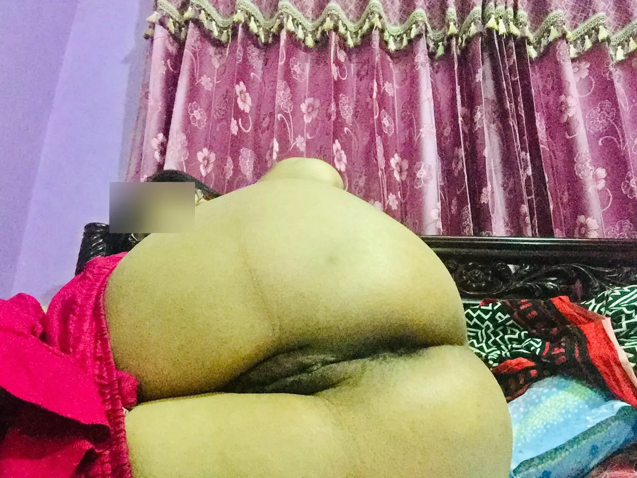 Would you rather eat a burger at McDonald’s or eat my pussy? 😜 [F]