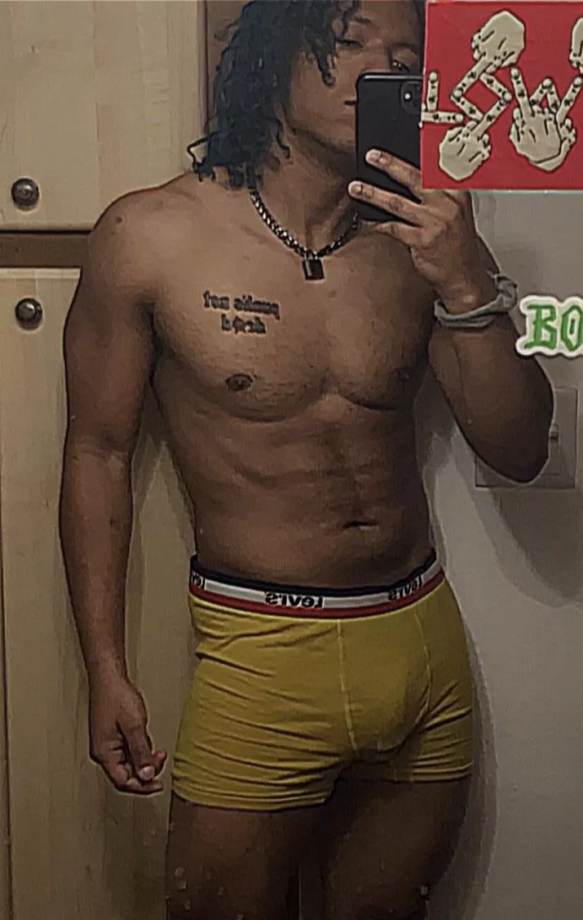 Yellow looks good on me 😌