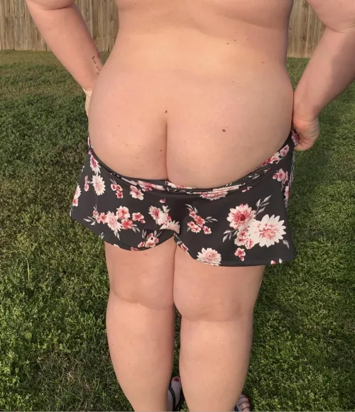 You wanna see my ass bounce don’t you 😈