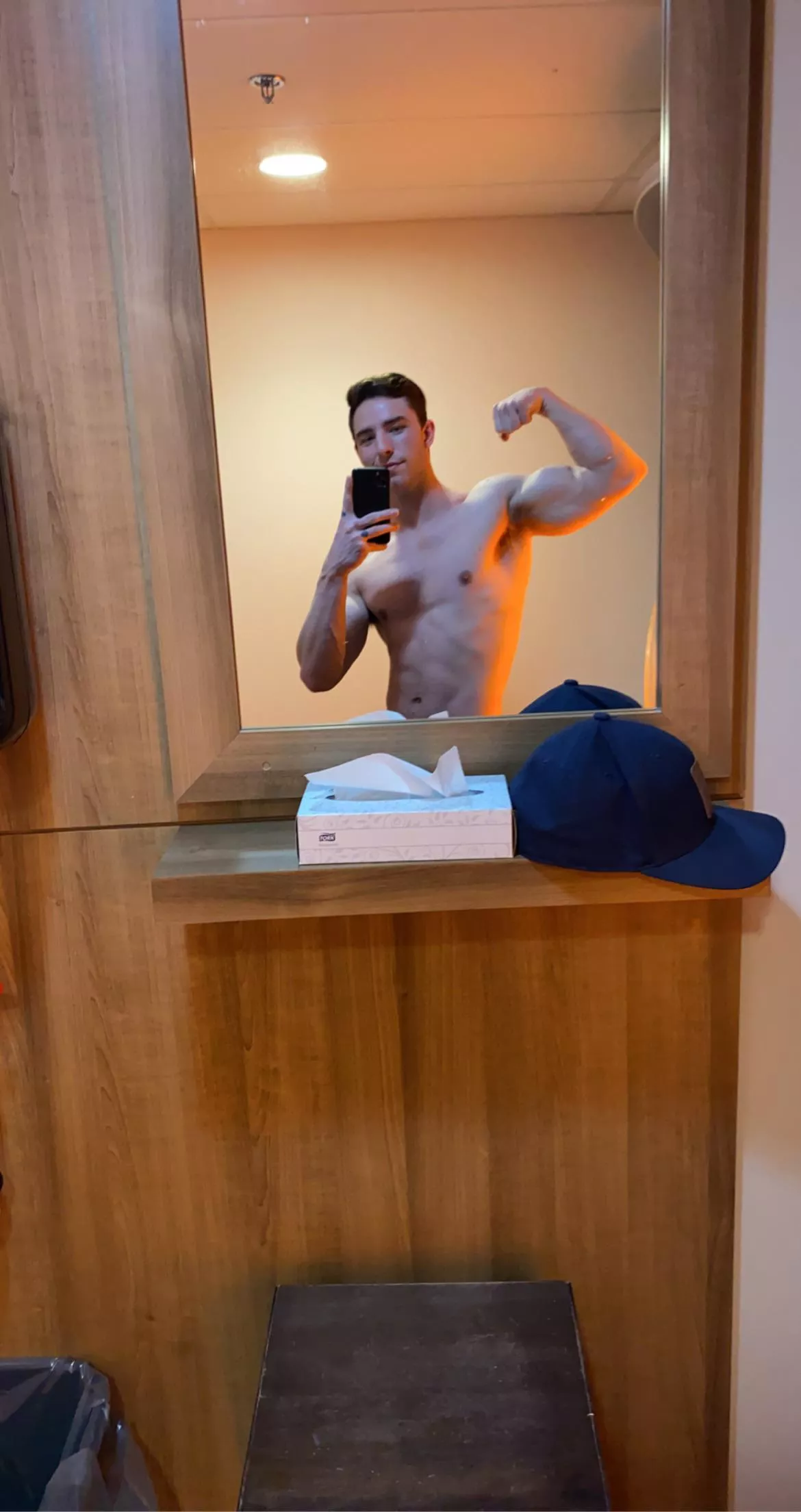 You would love the smell of my pits 😈