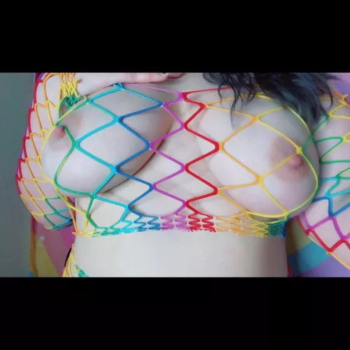 Your daily dose of milf tits