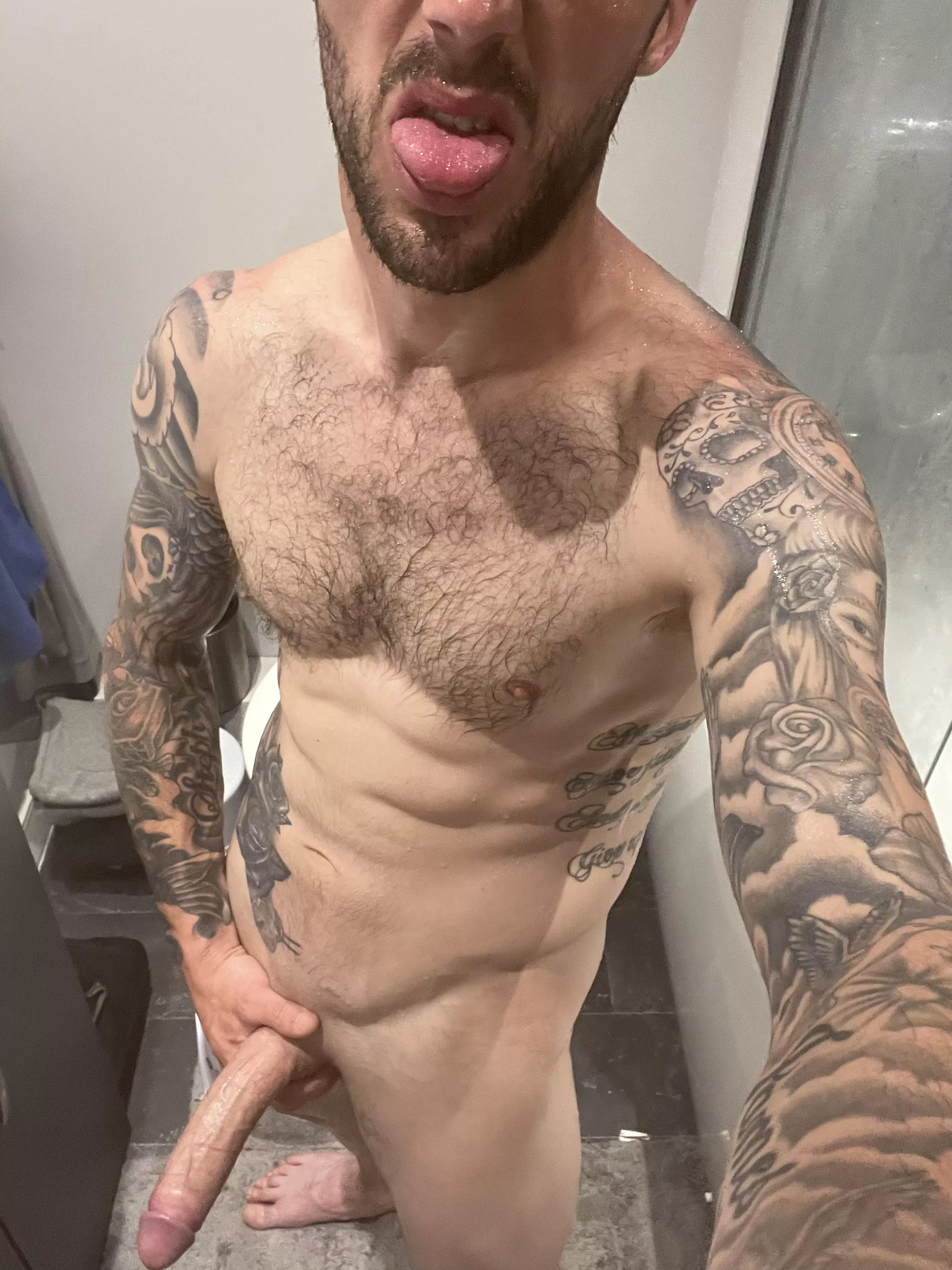 😈