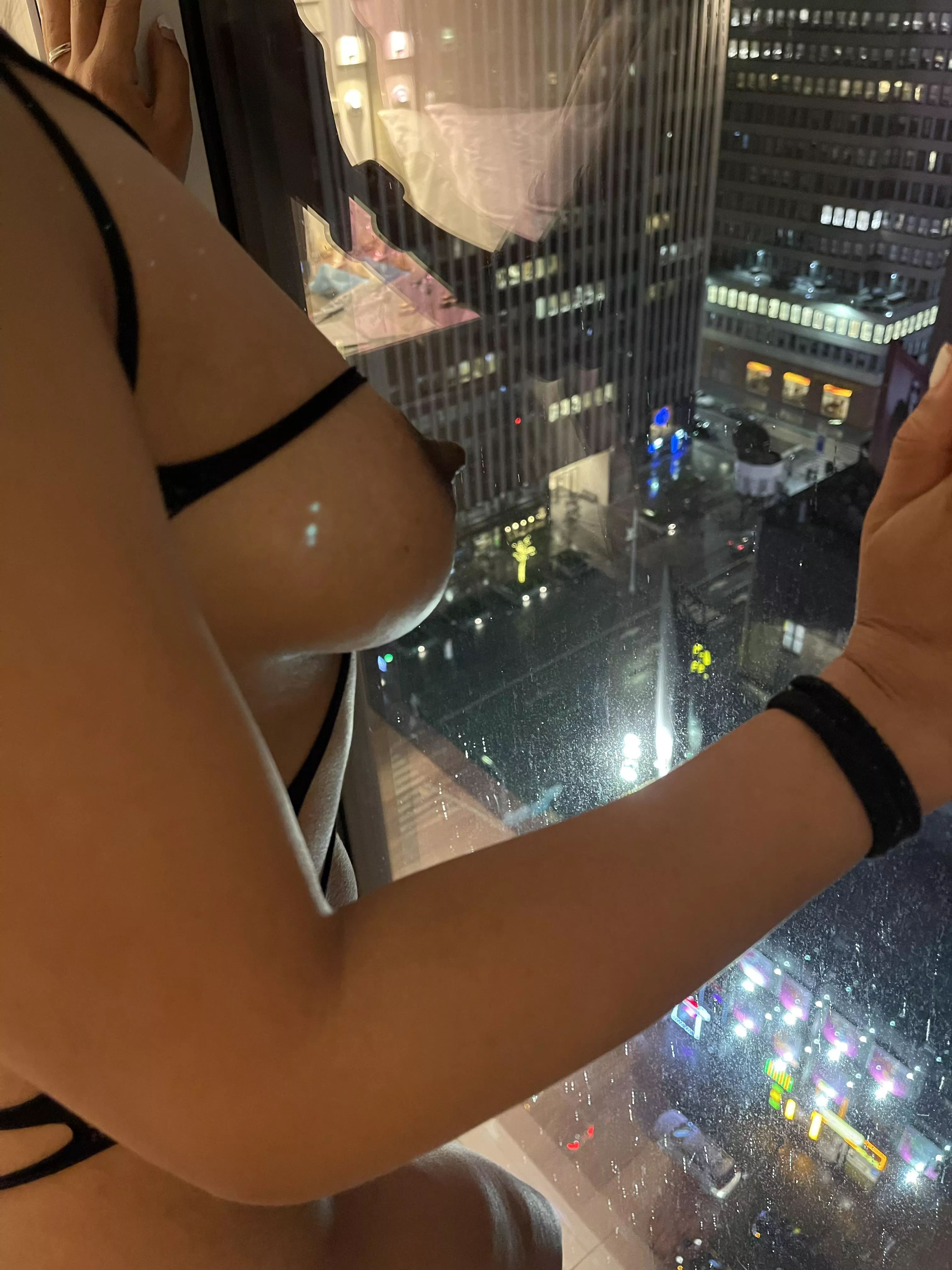 👀