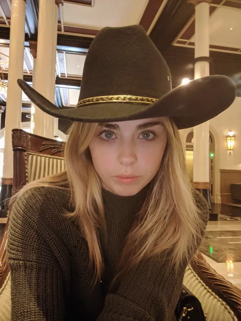 🤠