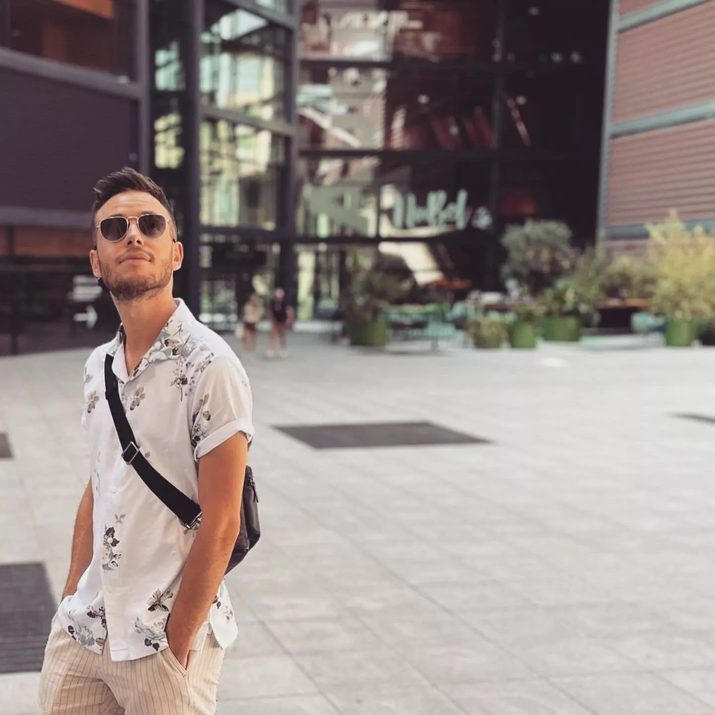 😎