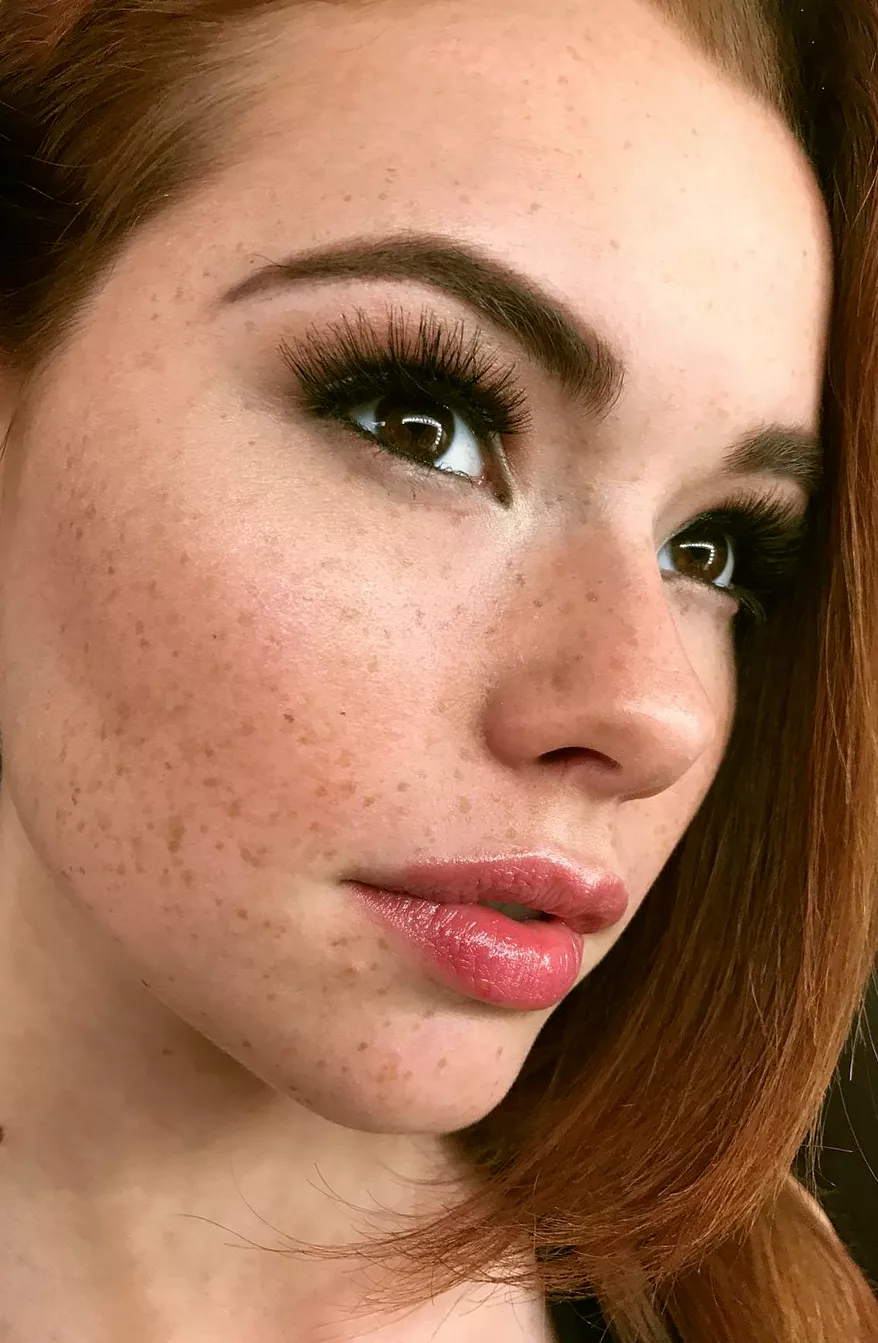 👀