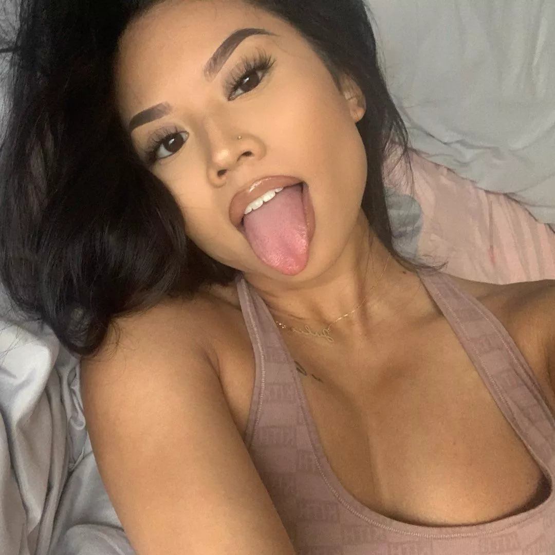 😝