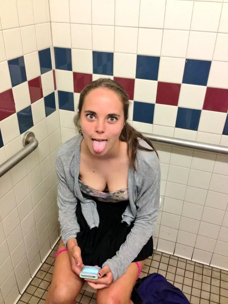 😝😝