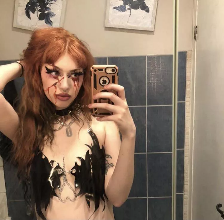 🖤♥️🖤