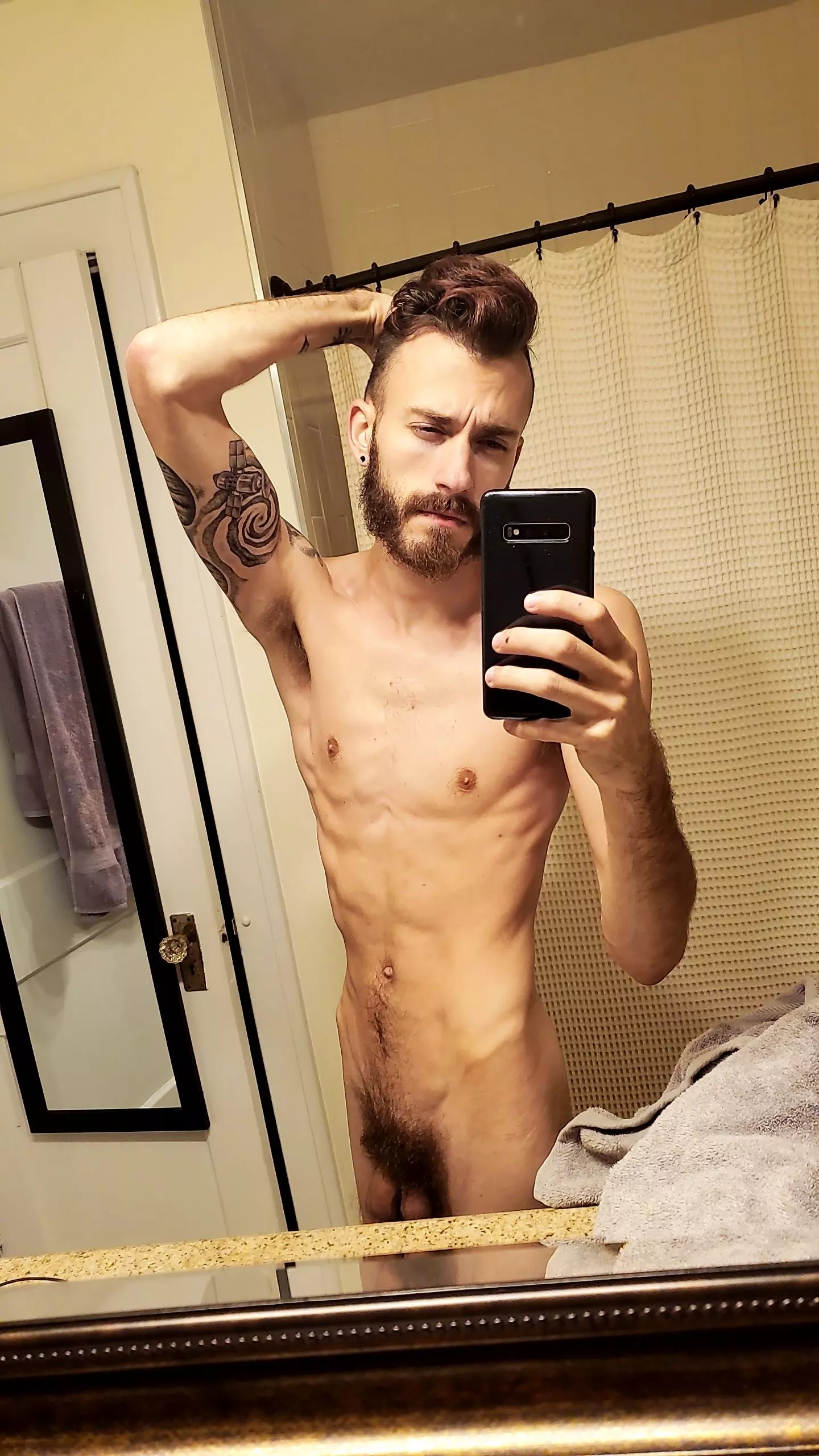 😈