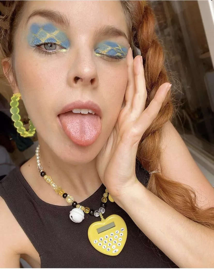 😛