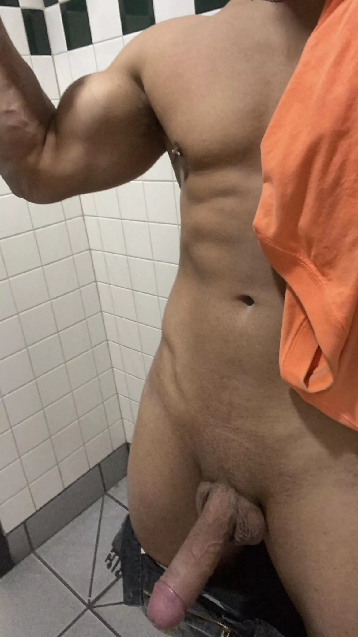 😈