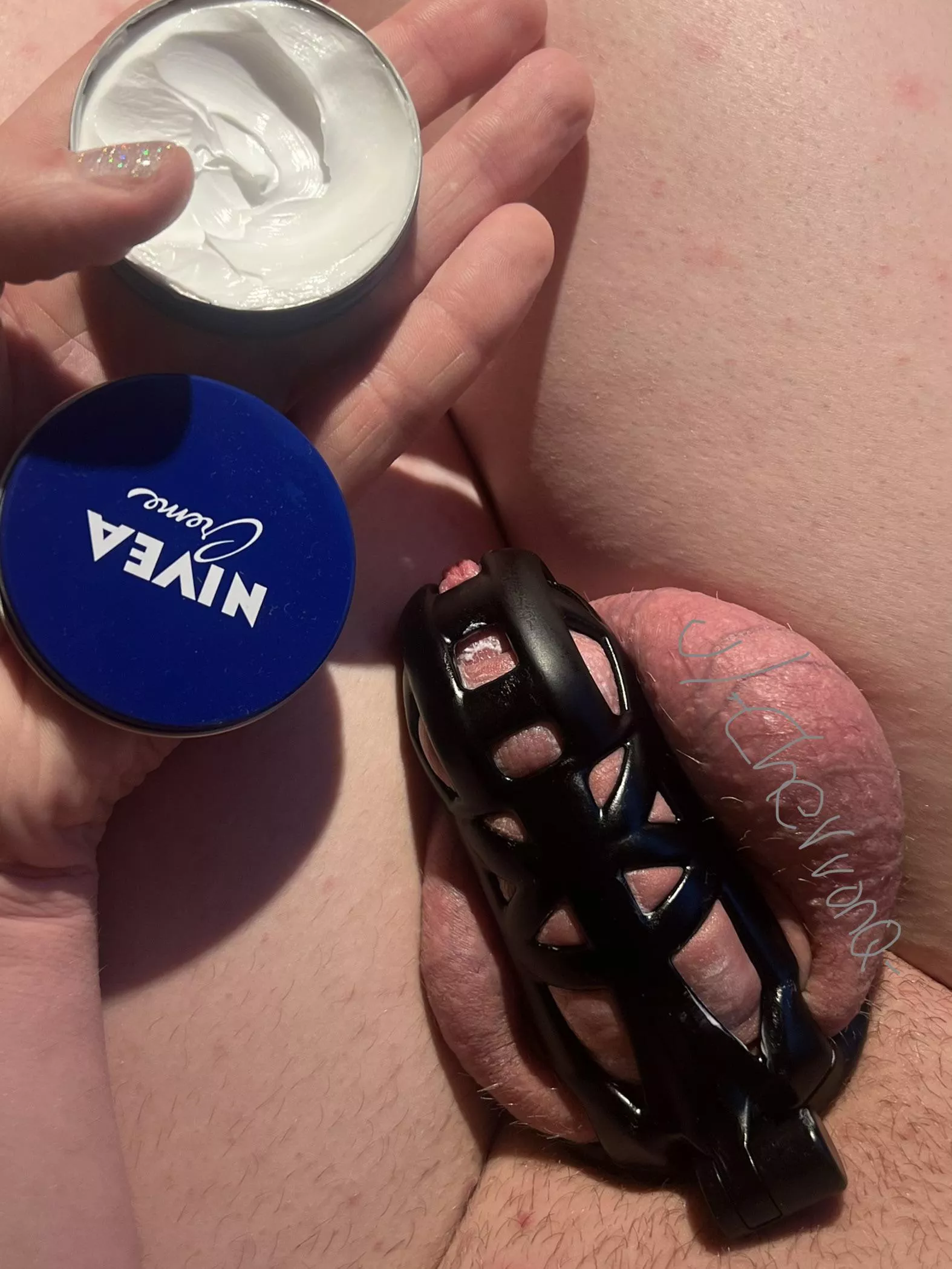 [16/31] Some real talk. Sissies, hygiene and skin care is super important. Don’t forget! 💜 [25F]