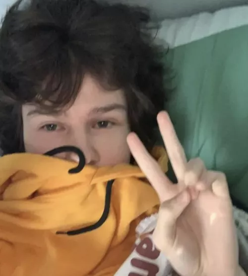 18yr old femboy here.. looking to be owned.. used.. and sold…