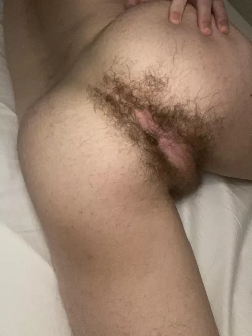 (19) a little hairy 😈