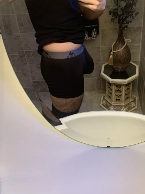 20 M Straight! These have already been worn for 3 days, who wants me to cum in them? ;) DM me