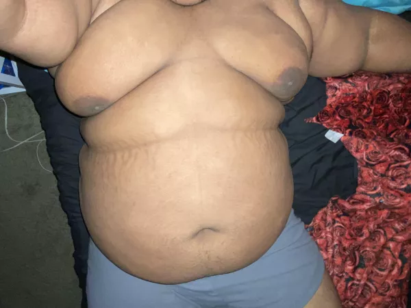 [20] who would come cuddle with me? 🥺I’ll make sure to keep you warm😉