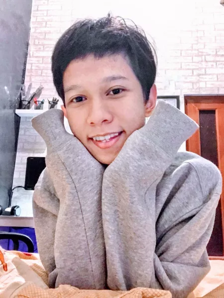 20yo small town boy just woke up and feeling cute today 😊