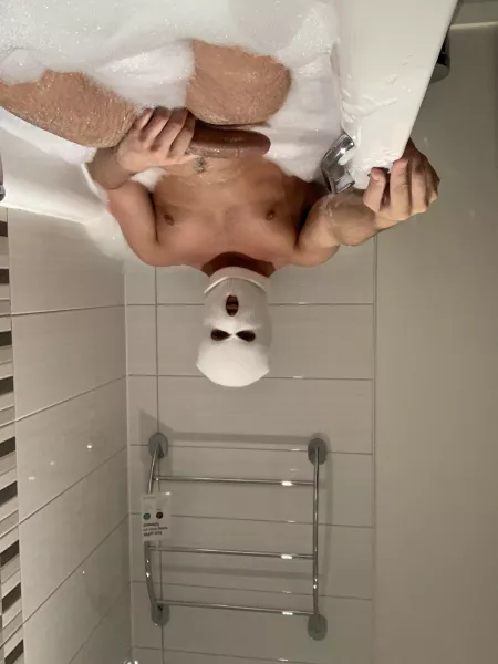 21 so hot getting cummed on in the bath, thought I’d take a quick pic before 😈