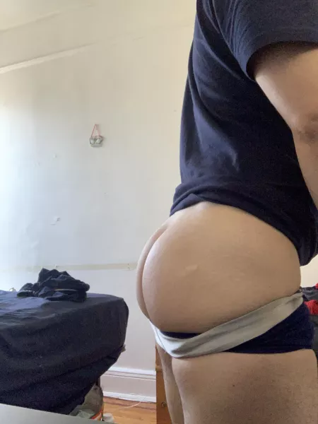 23 bttm in Ny looking