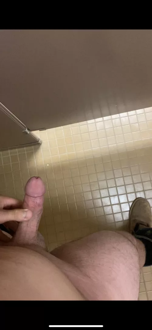23, POV just my boots, jerking at work 😉