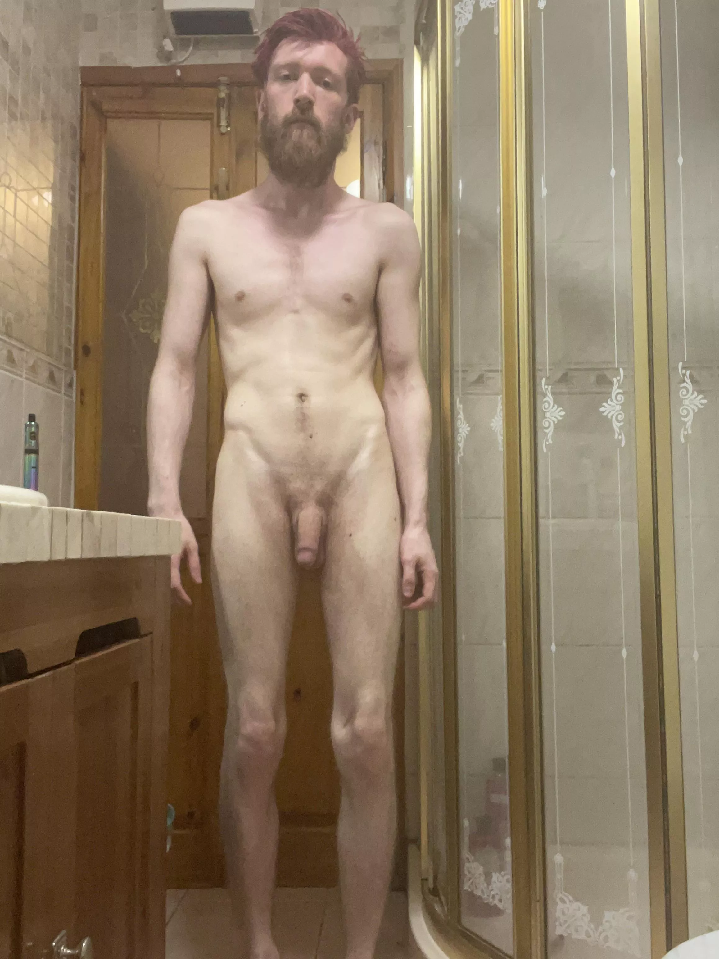 24, 56kg 180cm - not the biggest fan of my body, hopefully yall like it instead