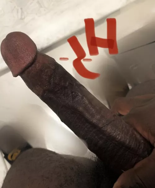 [24M] Who awnts tihs big black muscular © from a handsome top? (NYC, first time posting)