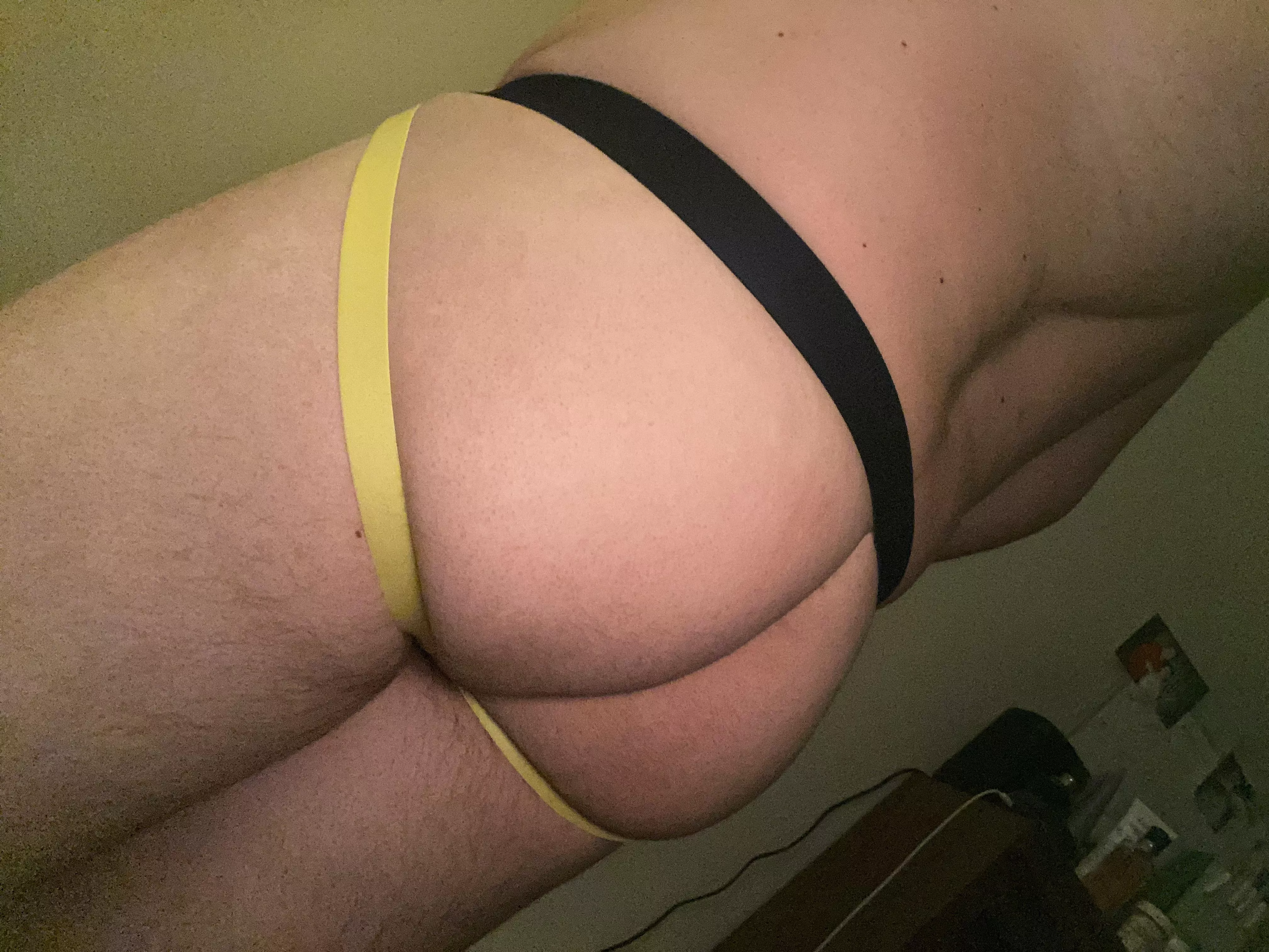 25 slave boy here looking to be owned, used, and abused! Very submissive and obedient with very few limits!!