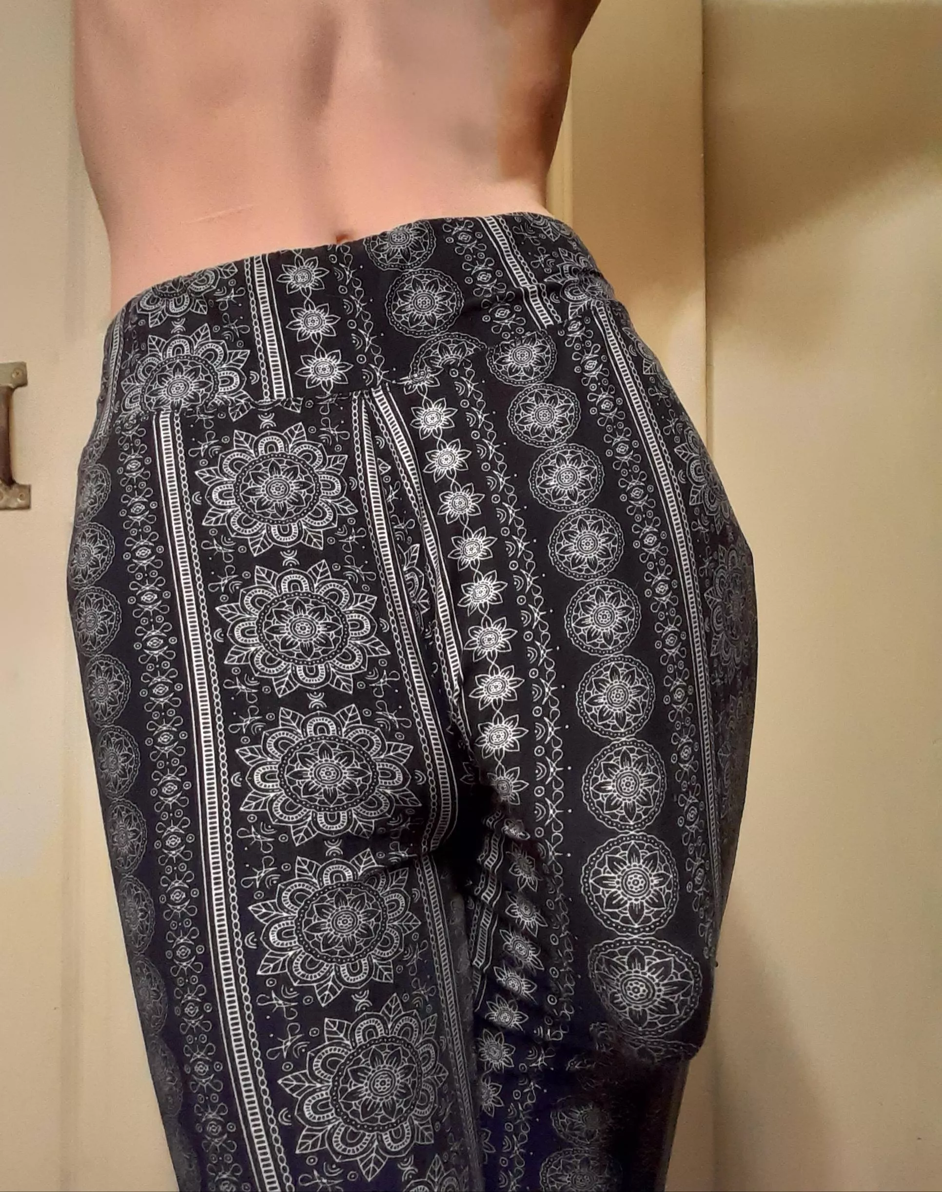 <3