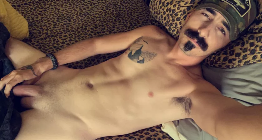 (32) Shit hasn’t been great recently. Could use a reason to smile!