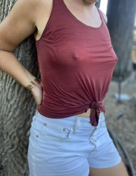 36yo milf and my biggest turn on is to tease (and please) you…. 😉