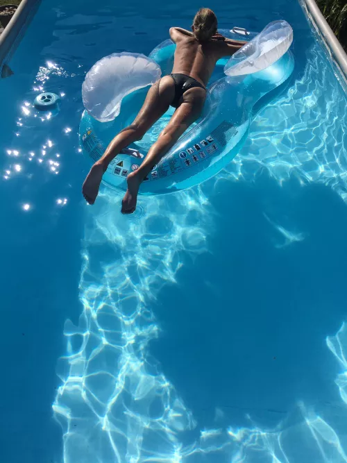 40 w 2 kids - better shape now than in my 20's! I was super shy and timid back then too! Want to see me flip over?