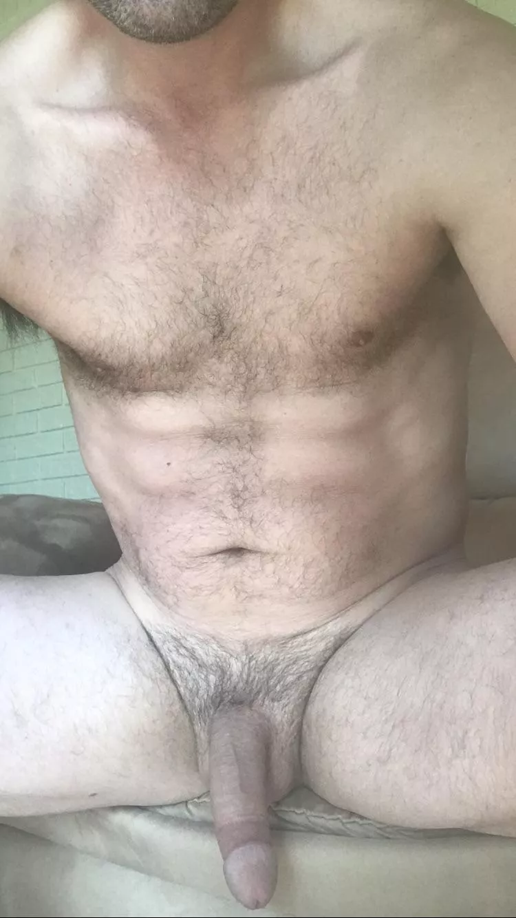 [41] Just hanging out on a Friday🍆😜